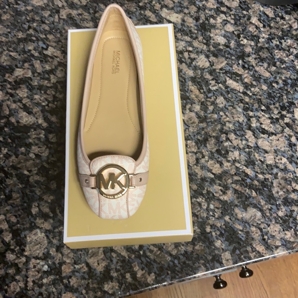 Cute pink and white Michael kor flats